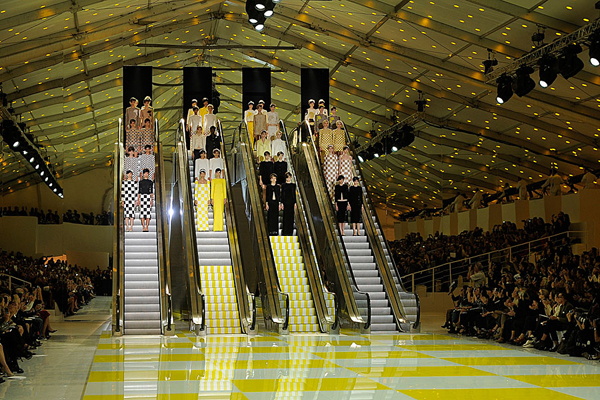 Louis-Vuitton-SS13-twins